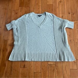 Simply Vera Ver Wang Light Gray Sweater - Size S/M